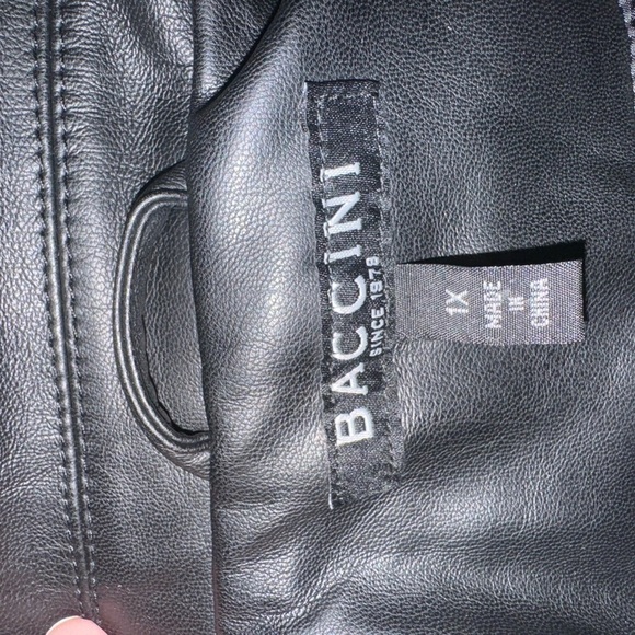 Plus Size Oversize Vegan Leather Blazer - Picture 4 of 4